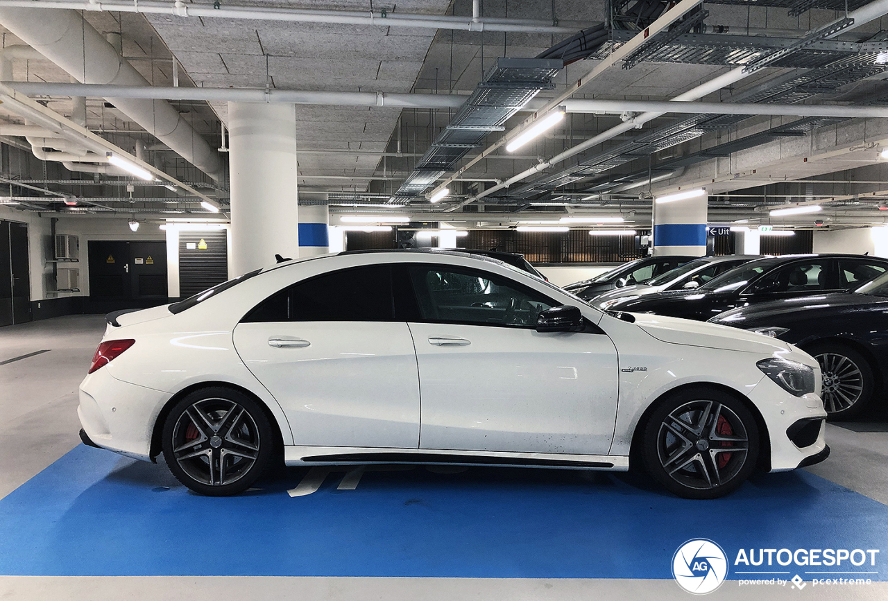 Mercedes-Benz CLA 45 AMG C117