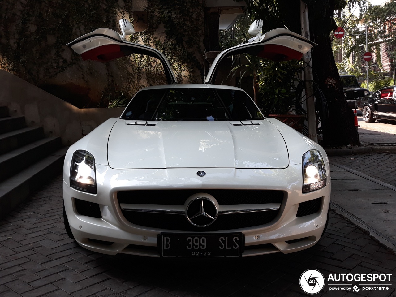 Mercedes-Benz SLS AMG