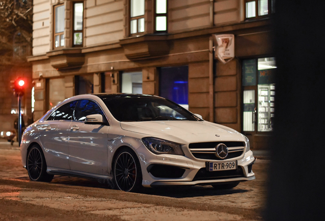 Mercedes-Benz CLA 45 AMG C117