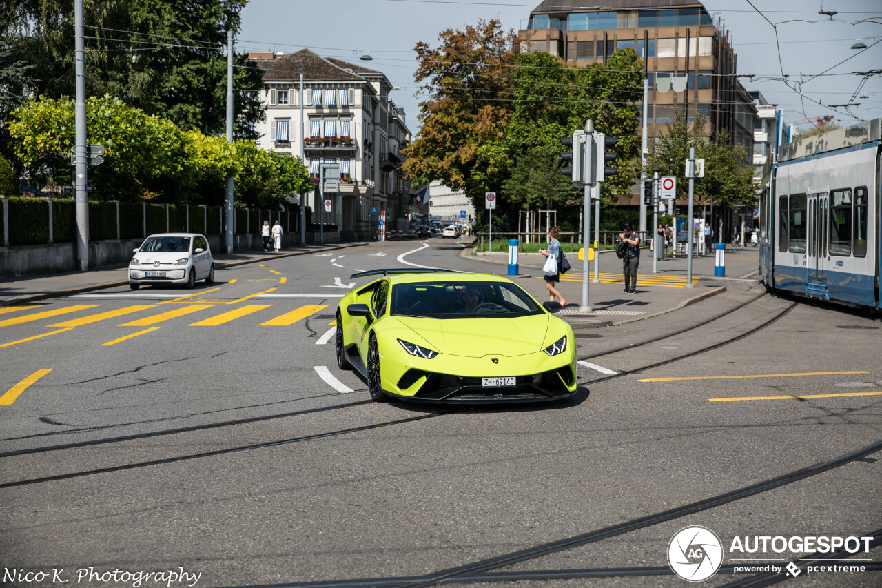 Lamborghini Huracán LP640-4 Performante