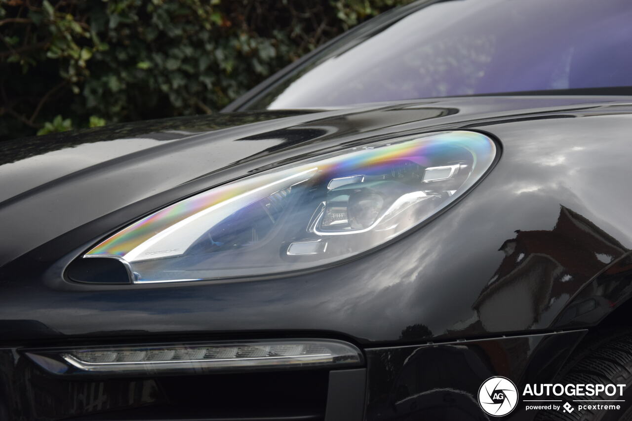 Porsche 95B Macan GTS