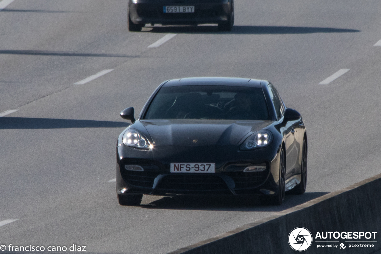 Porsche Panamera Turbo Caractère Exclusive