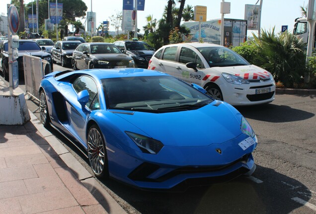 Lamborghini Aventador S LP740-4