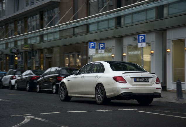 Mercedes-AMG E 63 S W213