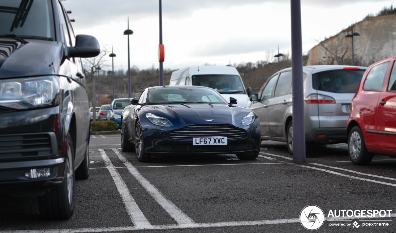 Aston Martin DB11