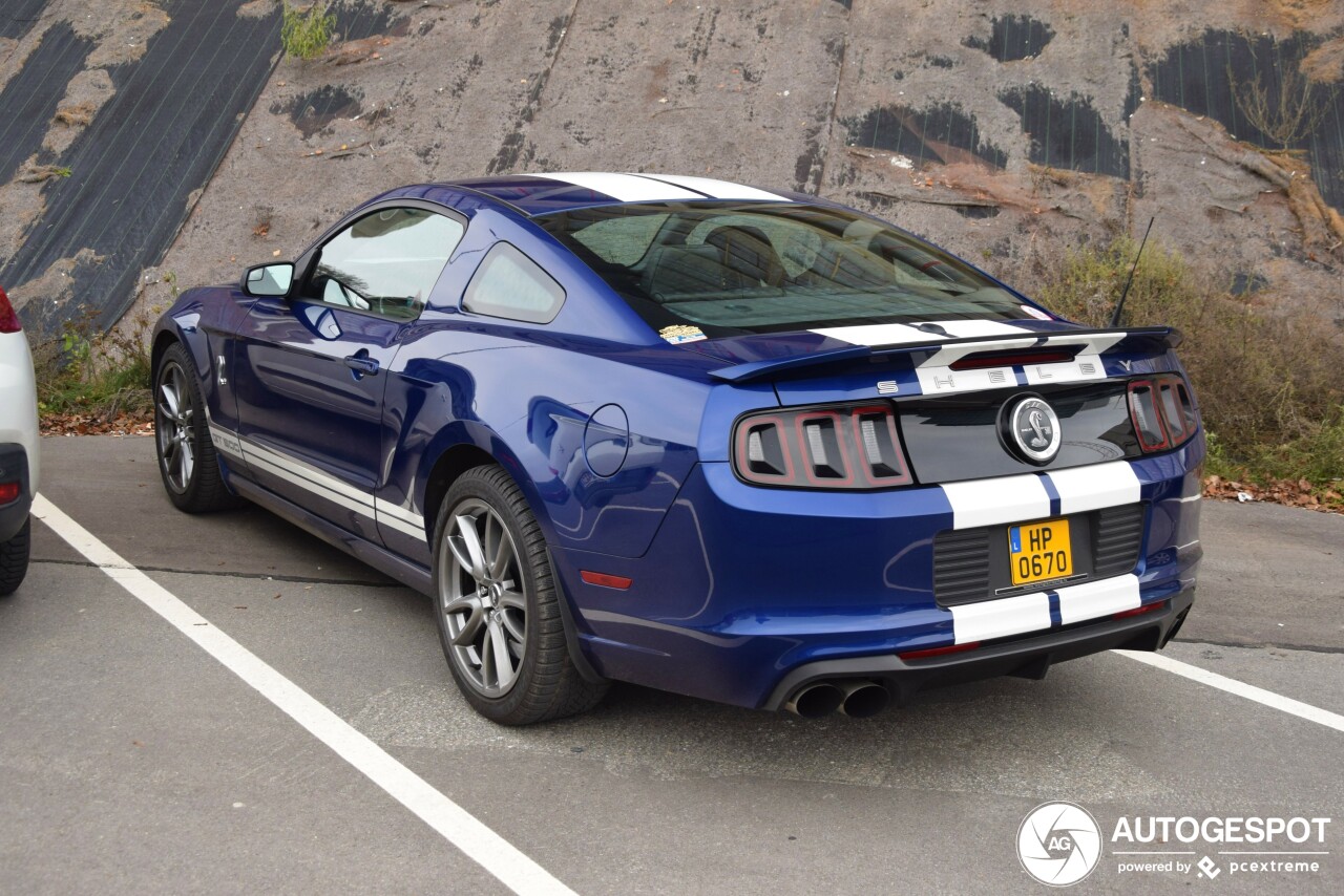 Ford Mustang Shelby GT500 2013