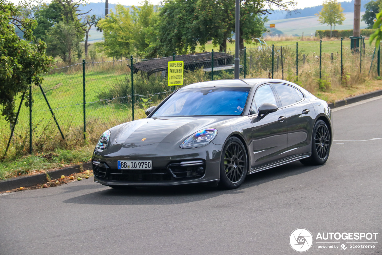 Porsche 971 Panamera Turbo