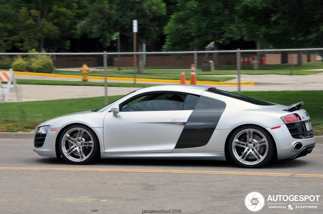 Audi R8 V10