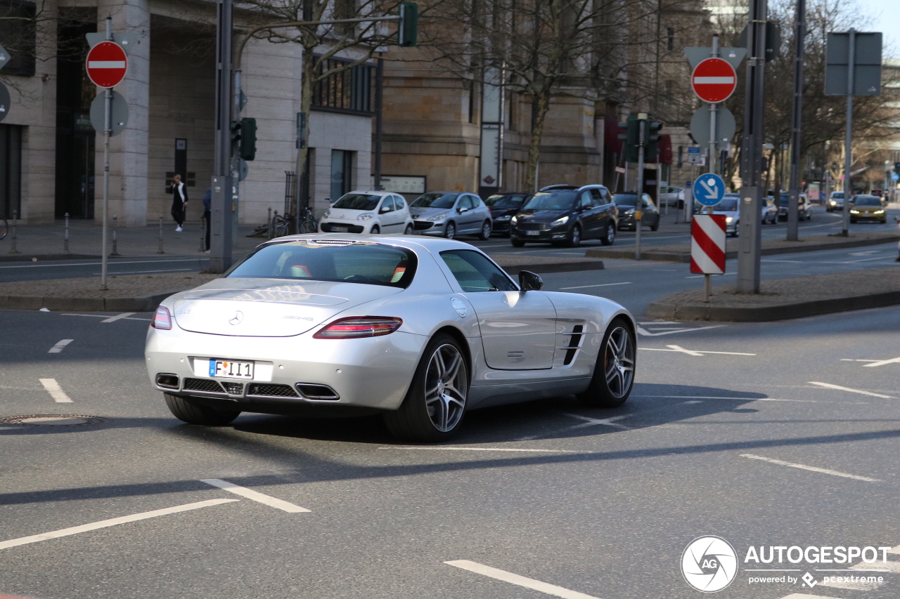 Mercedes-Benz SLS AMG