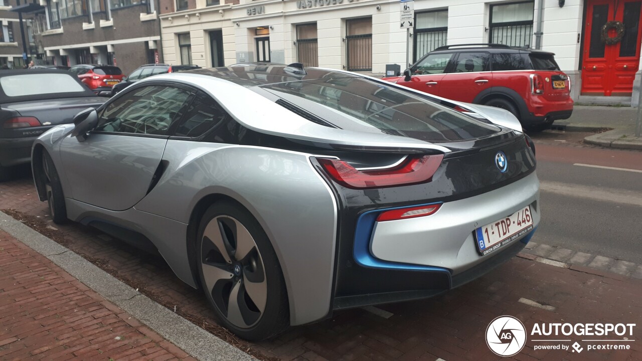 BMW i8