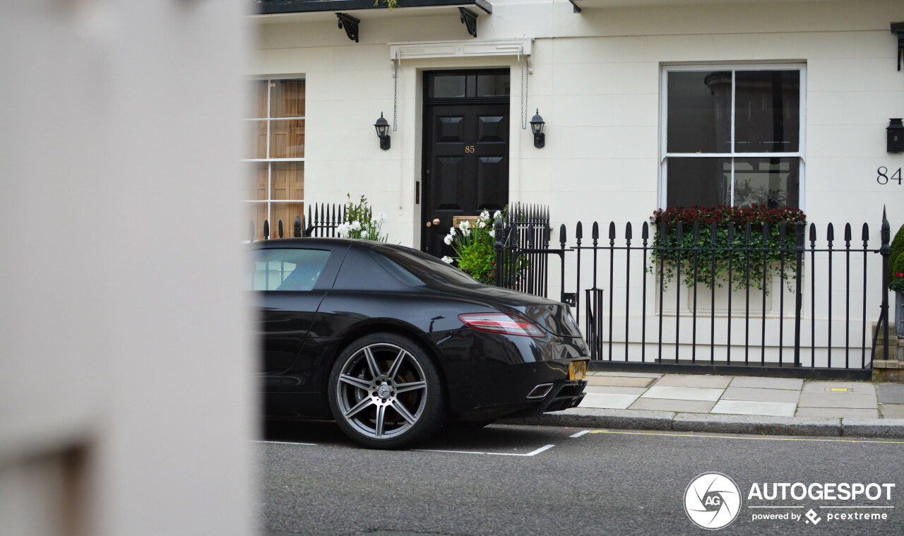 Mercedes-Benz SLS AMG