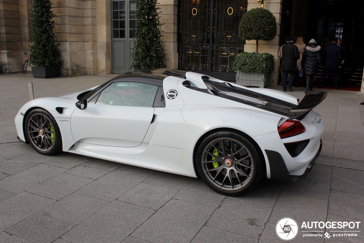 Porsche 918 Spyder Weissach Package