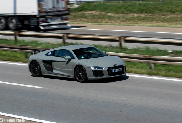 Audi R8 V10 Plus 2015