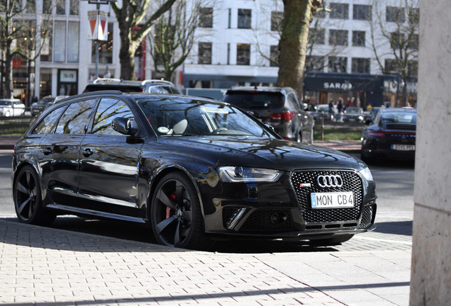 Audi RS4 Avant B8