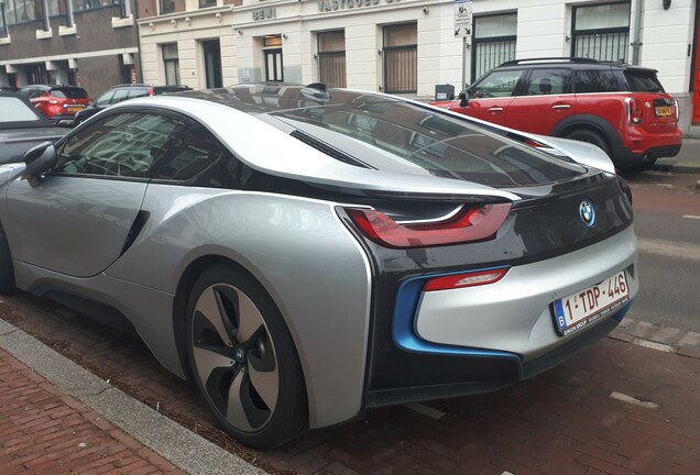 BMW i8