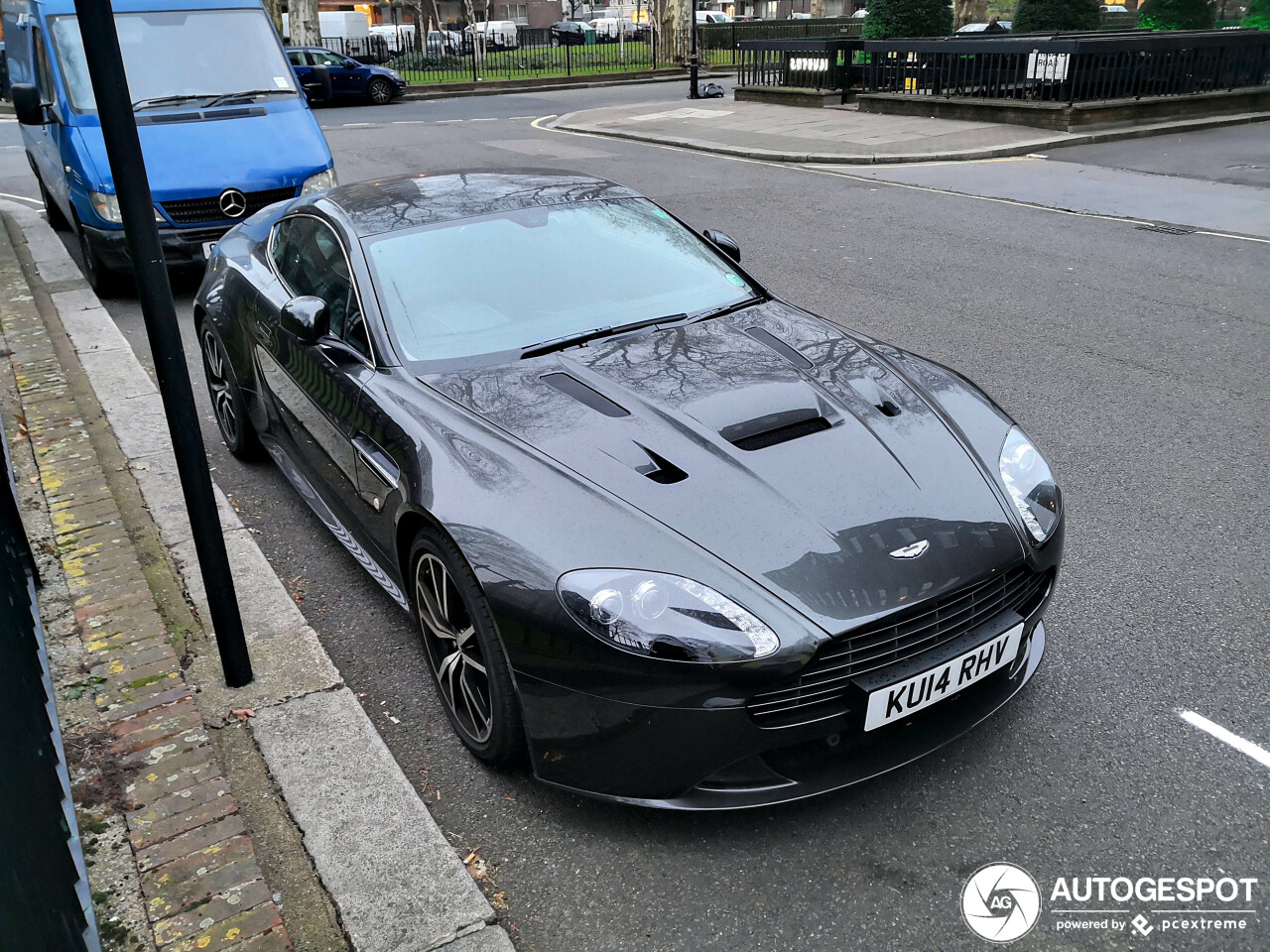 Aston Martin V8 Vantage S