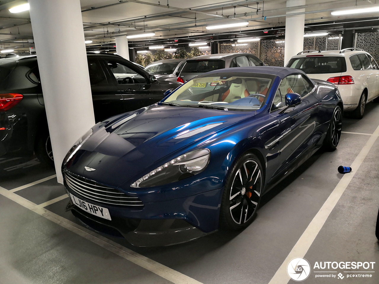 Aston Martin Vanquish Volante