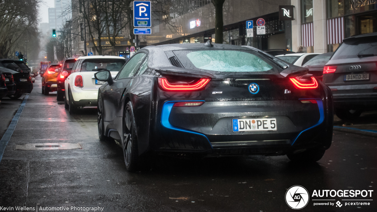 BMW i8