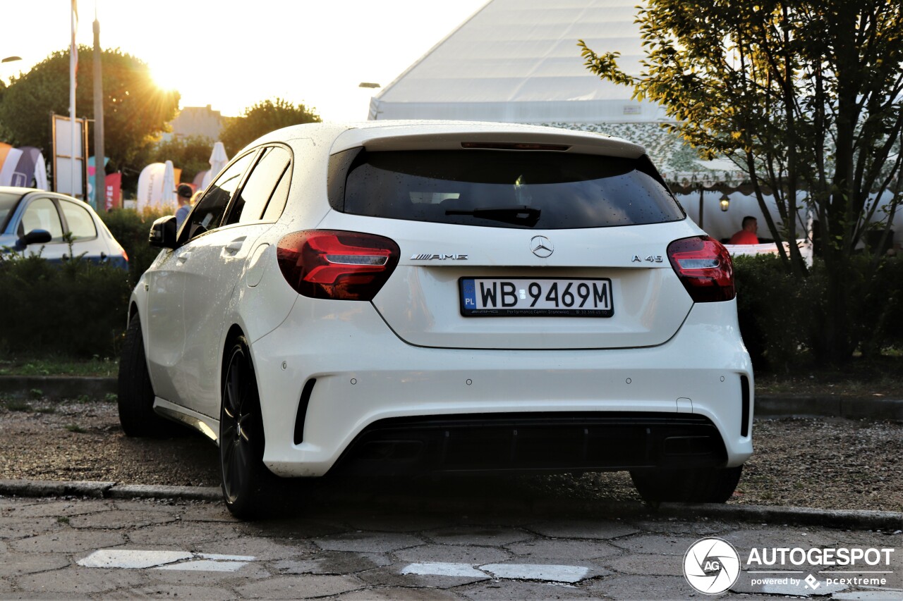 Mercedes-AMG A 45 W176 2015