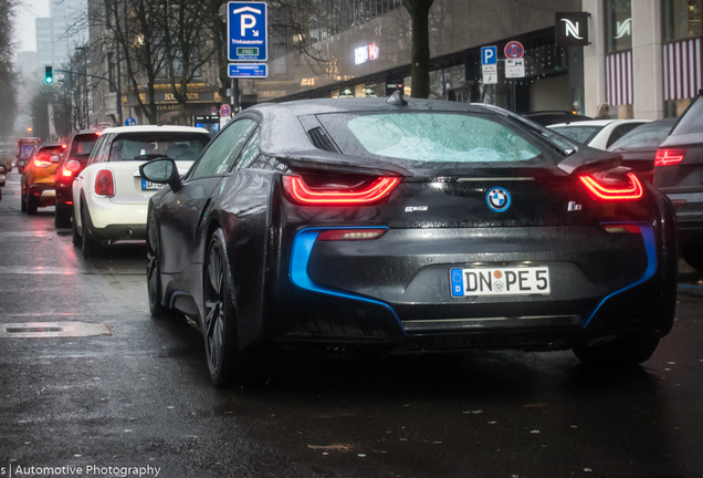 BMW i8