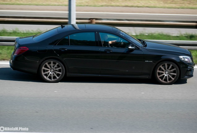 Mercedes-Benz S 63 AMG V222