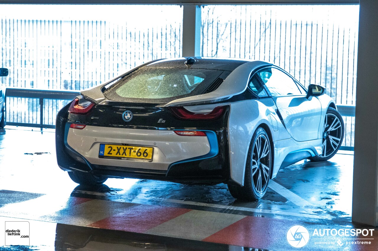 BMW i8