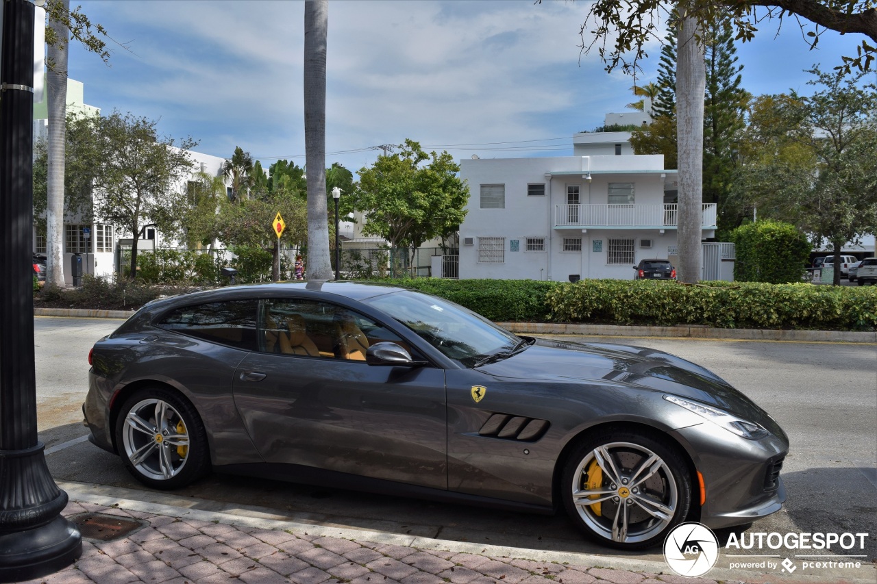 Ferrari GTC4Lusso