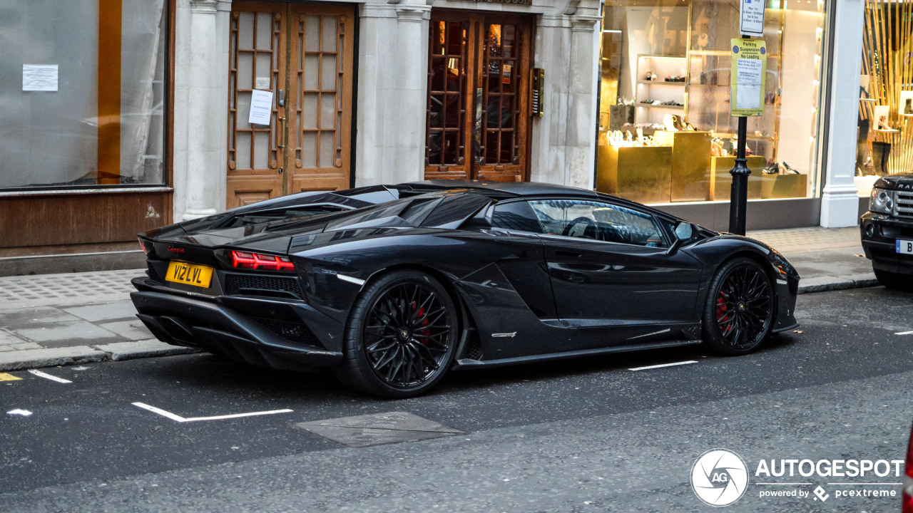 Lamborghini Aventador S LP740-4 Roadster