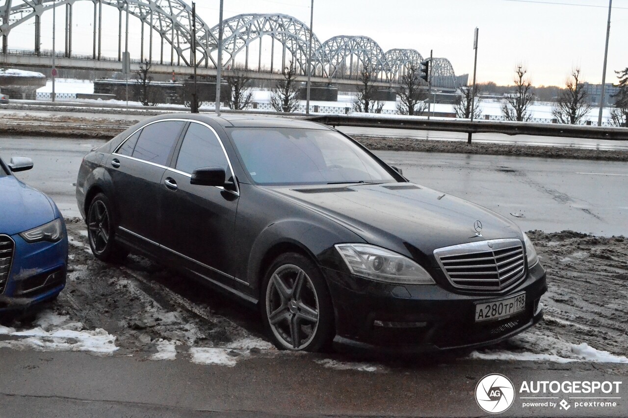 Mercedes-Benz S 65 AMG V221 2010