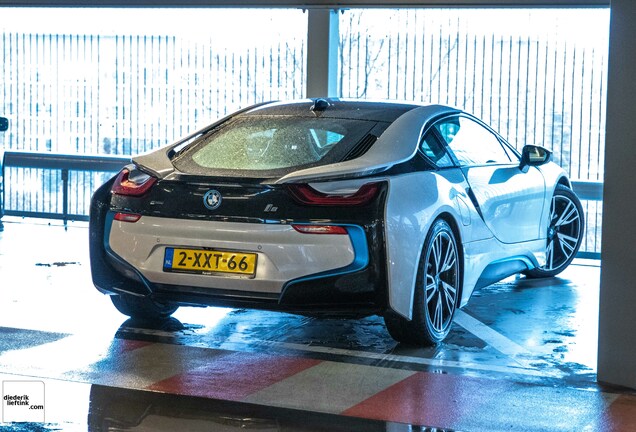 BMW i8