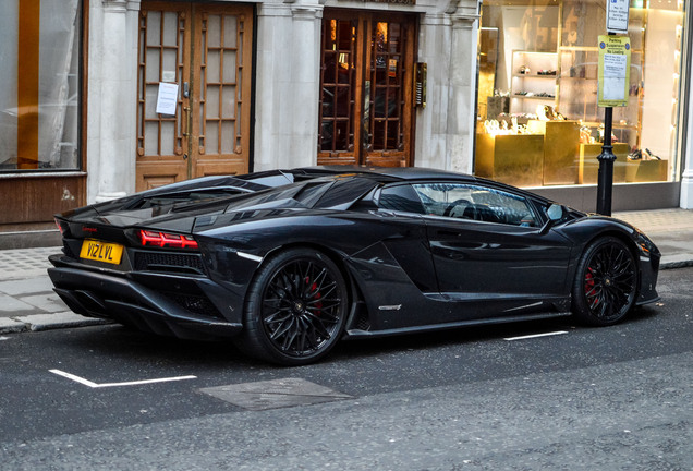 Lamborghini Aventador S LP740-4 Roadster