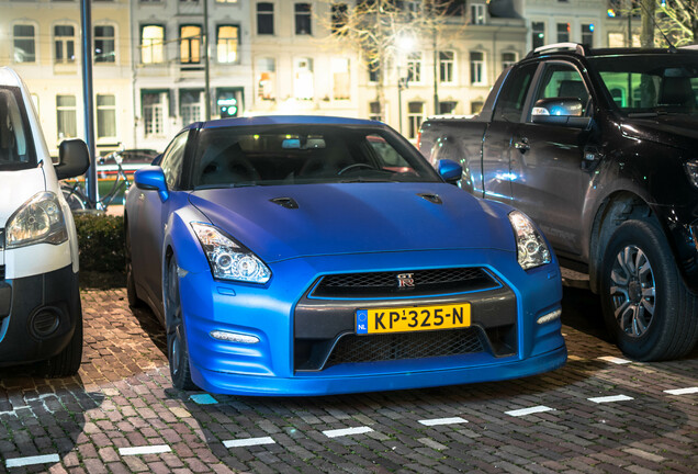 Nissan GT-R 2011