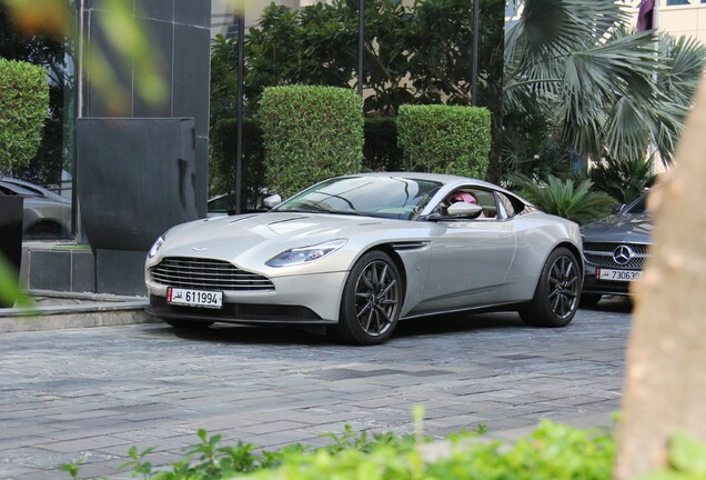 Aston Martin DB11