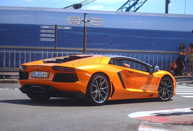 Lamborghini Aventador LP700-4