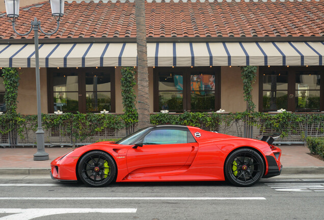 Porsche 918 Spyder Weissach Package