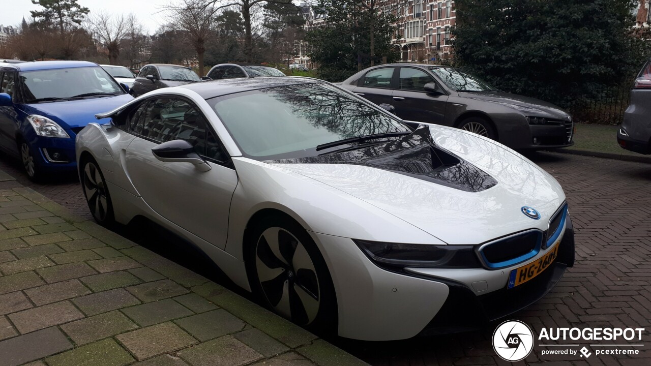 BMW i8