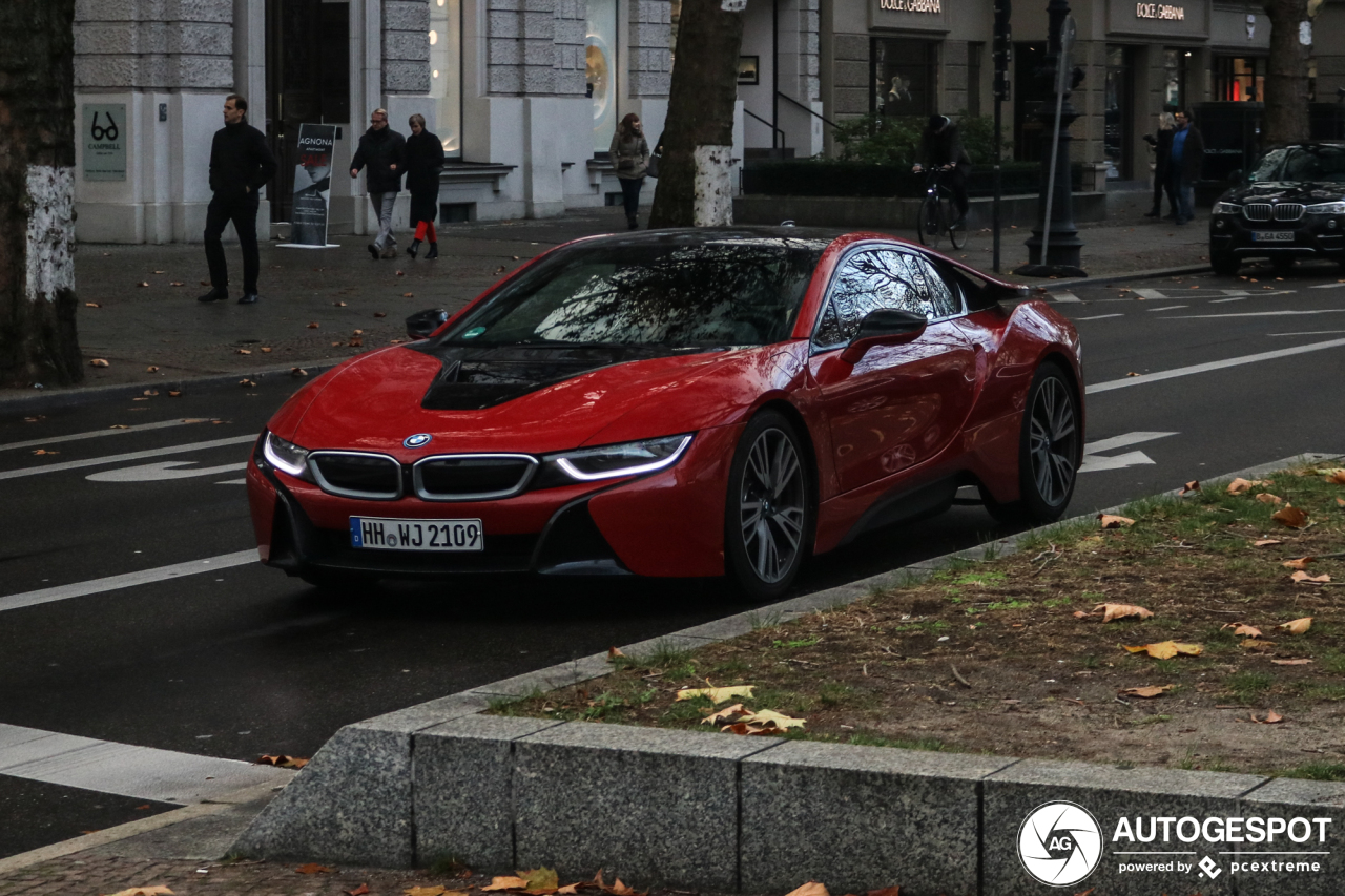 BMW i8 Protonic Red Edition