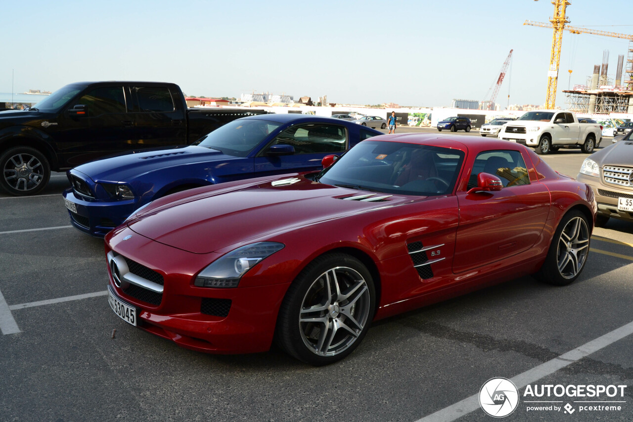 Mercedes-Benz SLS AMG