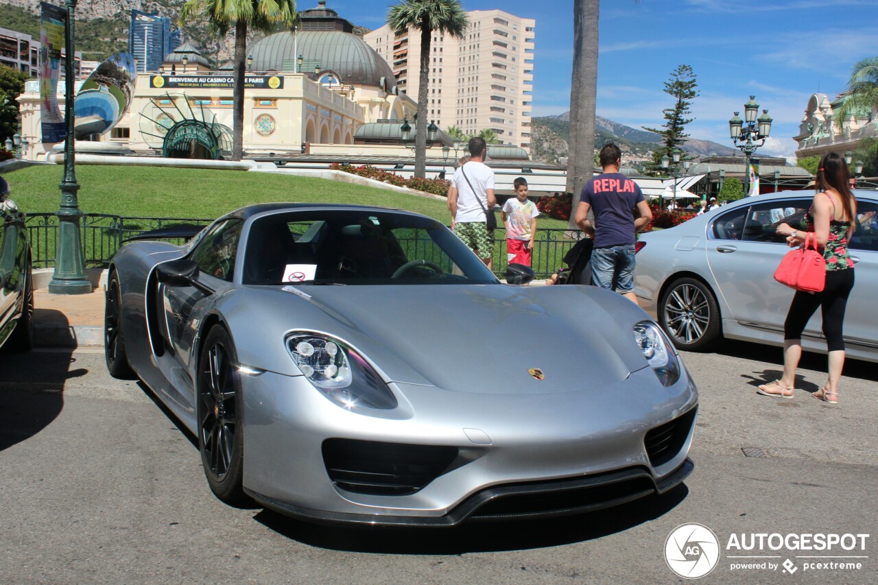 Porsche 918 Spyder Weissach Package