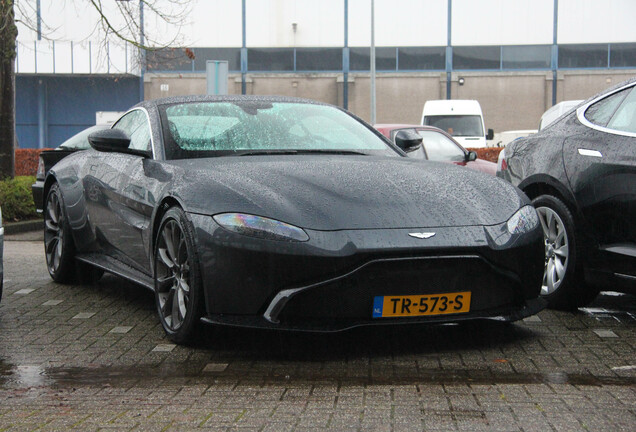 Aston Martin V8 Vantage 2018