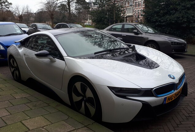 BMW i8