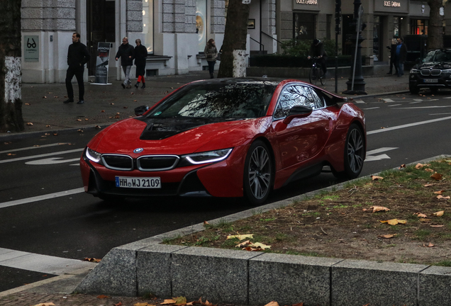 BMW i8 Protonic Red Edition