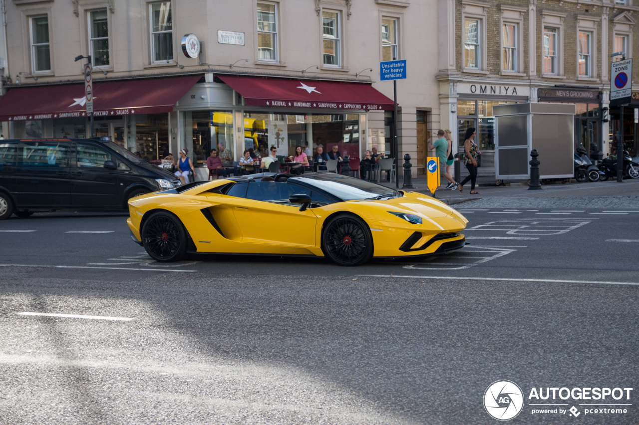 Lamborghini Aventador S LP740-4 Roadster