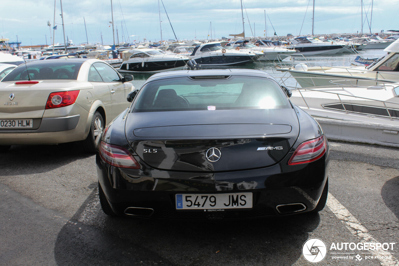 Mercedes-Benz SLS AMG