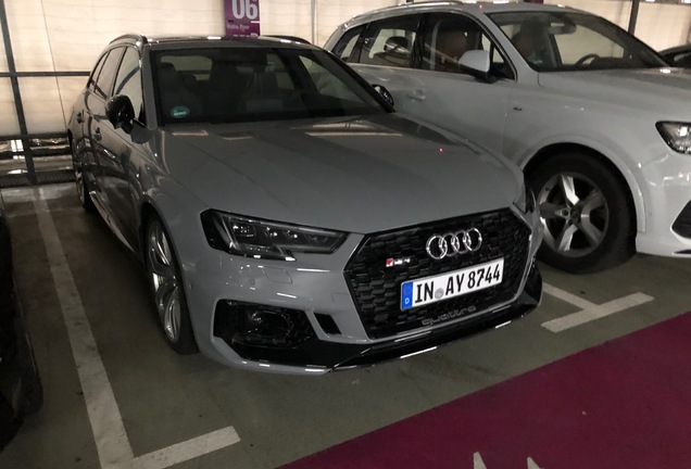 Audi RS4 Avant B9