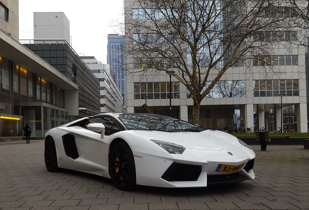 Lamborghini Aventador LP700-4 Roadster