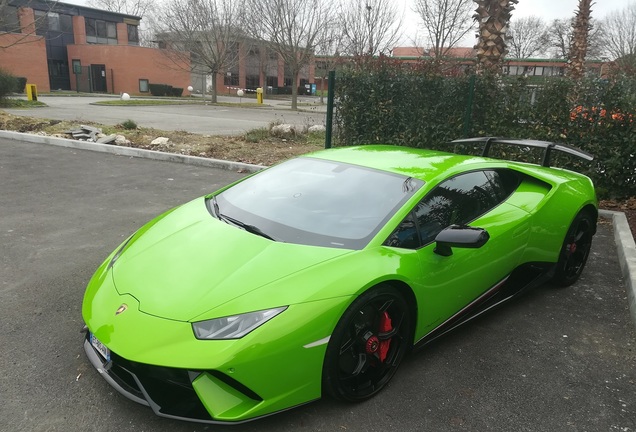 Lamborghini Huracán LP640-4 Performante