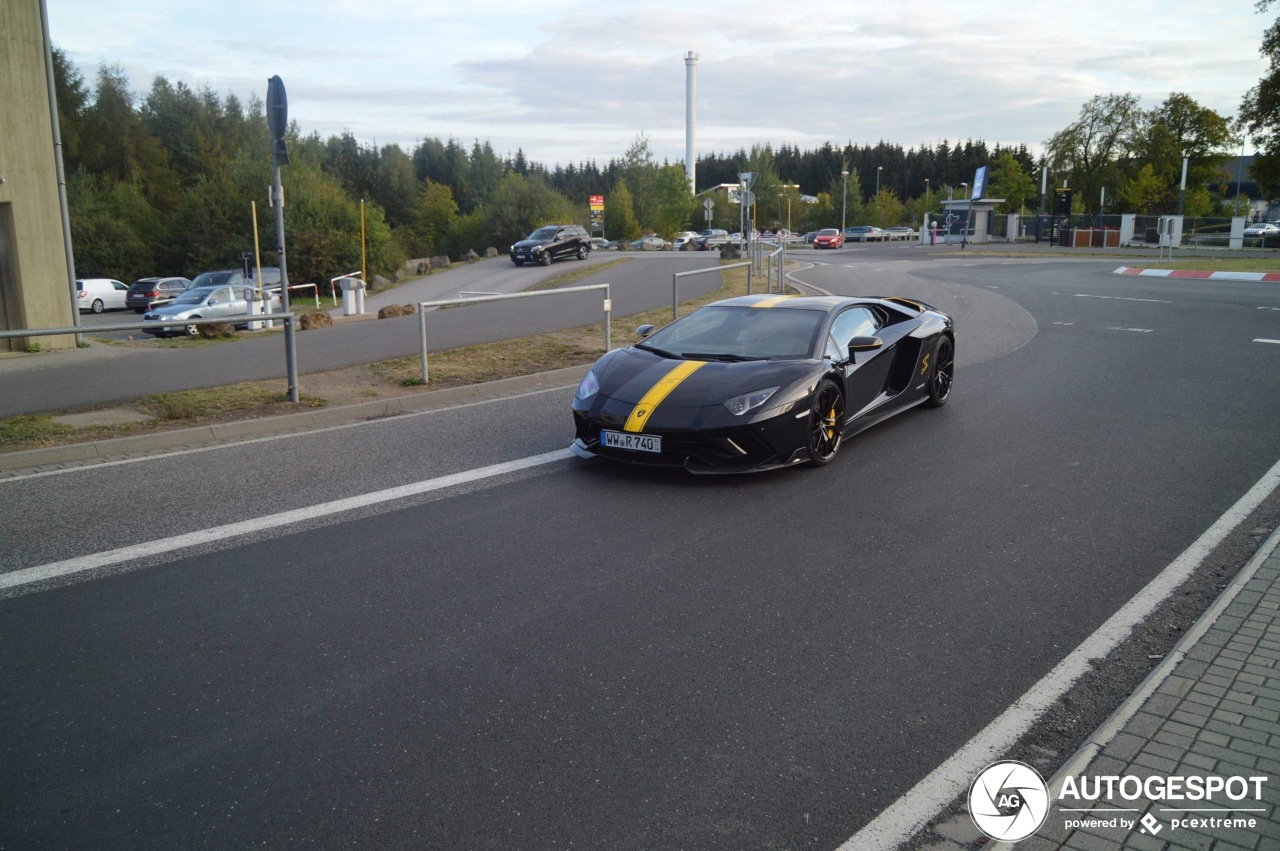 Lamborghini Aventador S LP740-4