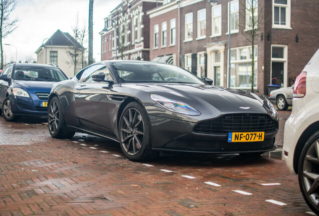 Aston Martin DB11