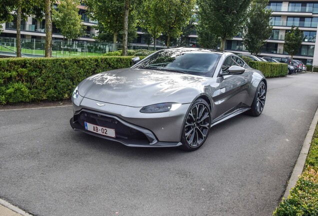 Aston Martin V8 Vantage 2018